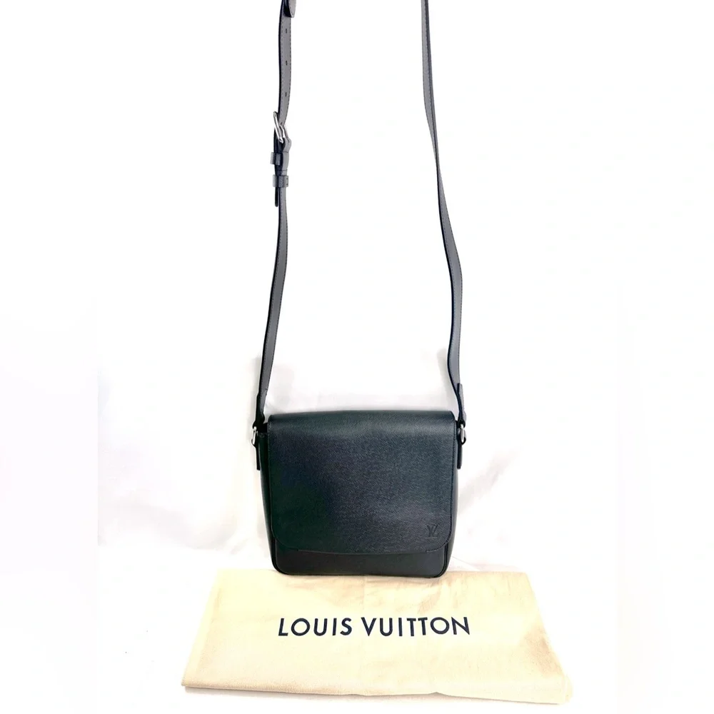 Louis Vuitton District PM Black Taiga Messenger Crossbody Shoulder Bag Dust Bag